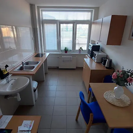 Vandrerhjem Sd Urbankova 2 *