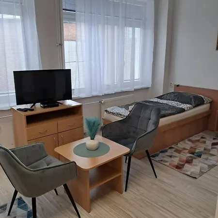 Vandrerhjem Sd Urbankova 2 *