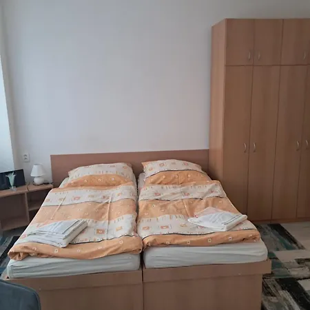 Hostel Sd Urbankova 2 *