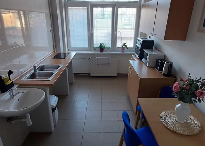 Ostello šd Urbánkova 2 *